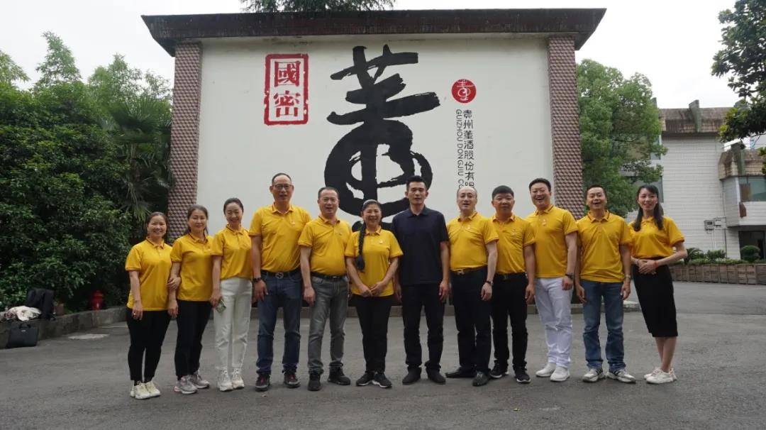 【献爱心】中共北京石狮商会支部委员会到加鸠镇加学小学开展爱心捐赠活动